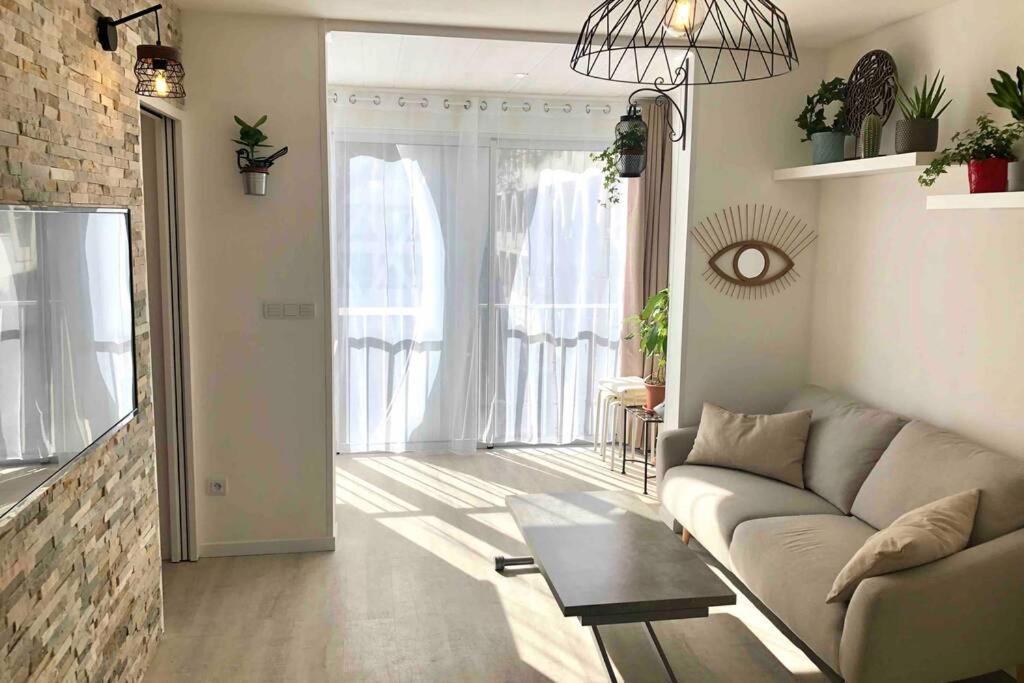 Grand Studio Cabine 30 M² Centre Ville, Refait A Neuf Pour Vous ! Climatise لا غراند موت المظهر الخارجي الصورة