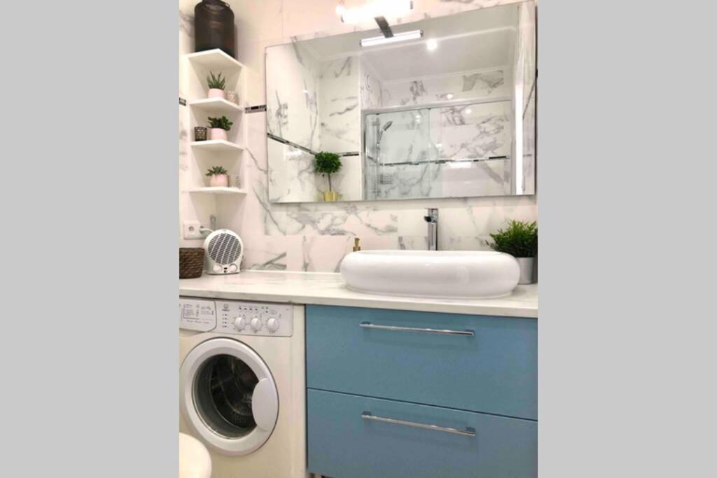 Grand Studio Cabine 30 M² Centre Ville, Refait A Neuf Pour Vous ! Climatise لا غراند موت المظهر الخارجي الصورة
